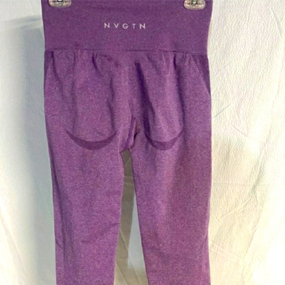 Lg NVGTN lilac leggings